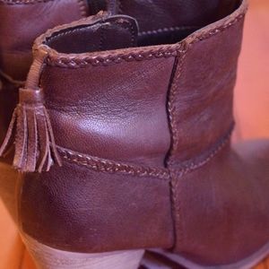 Heeled boots